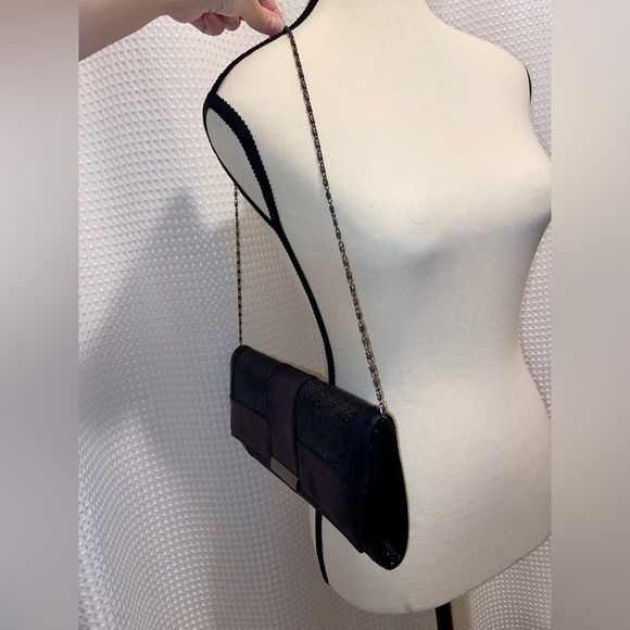 Women’s‎ Le Château sparkly and shiny black chic Clutch with removable chain - Picture 4 of 14